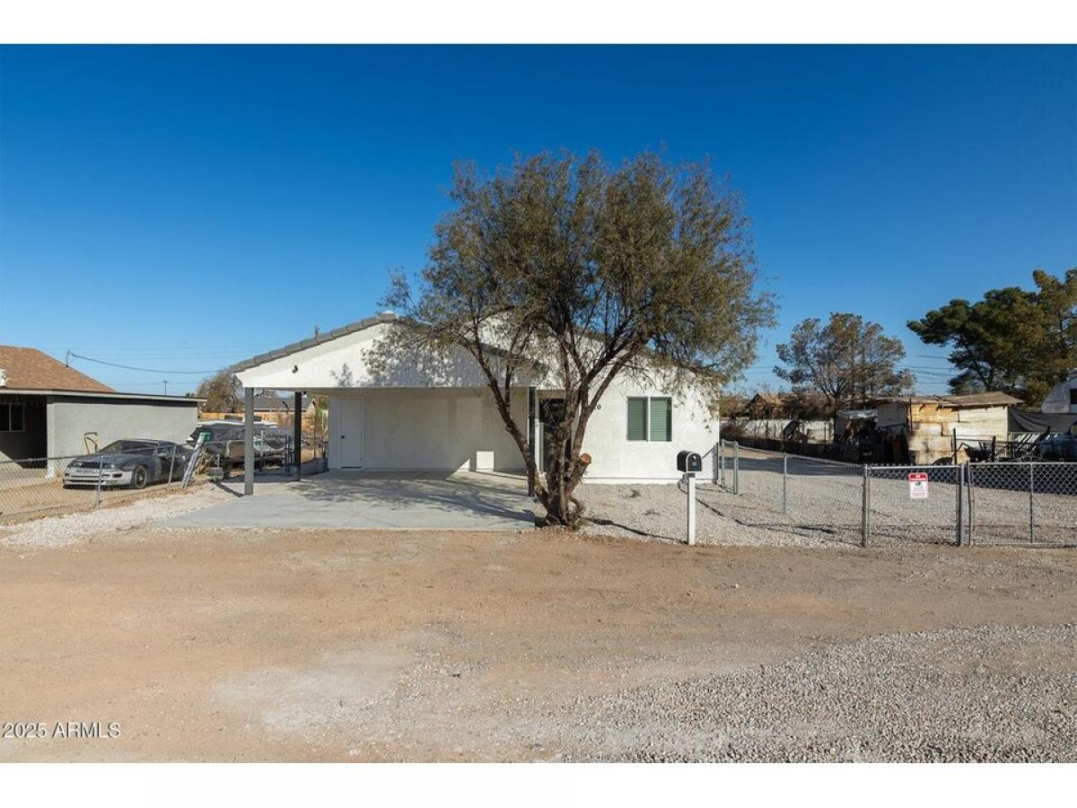 Picture of Home For Sale in Coolidge, Arizona, United States