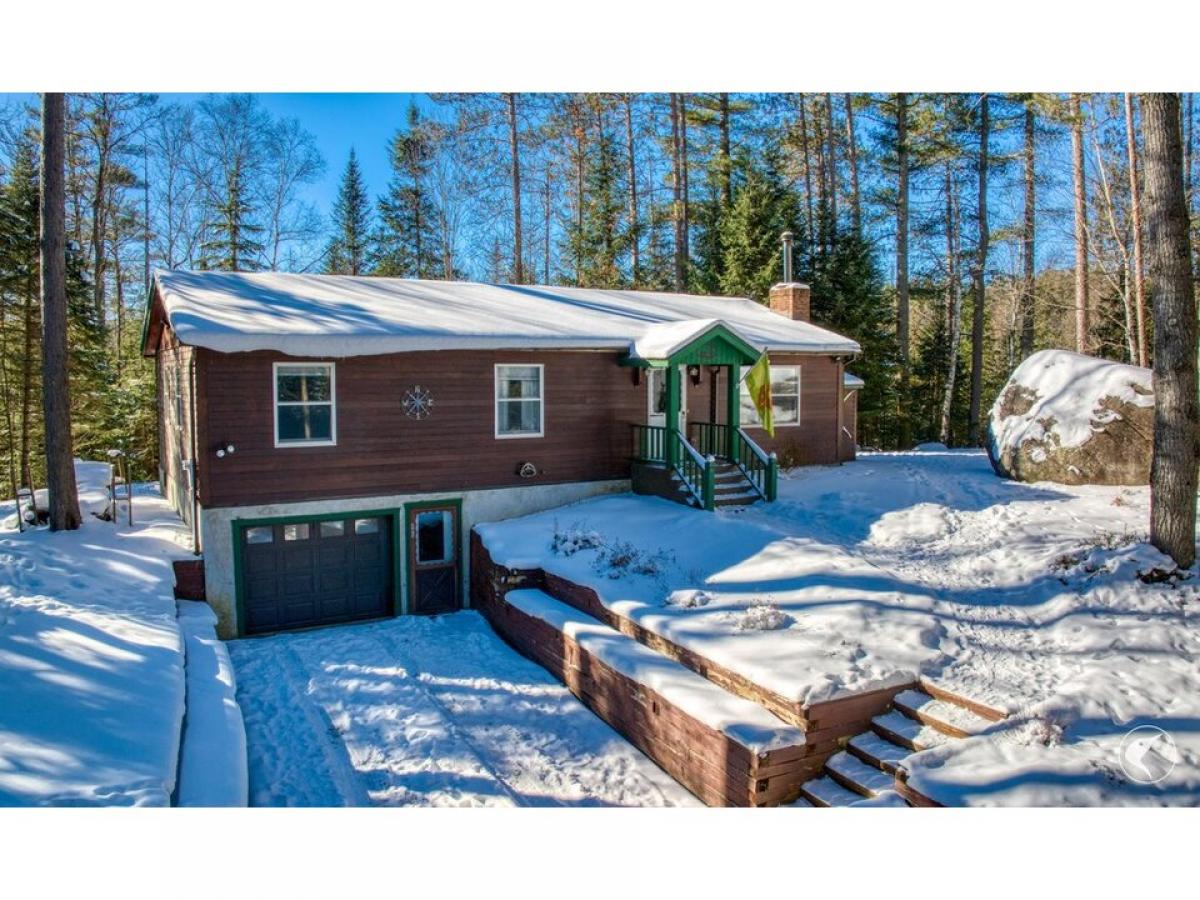 Picture of Home For Sale in Saranac Lake, New York, United States