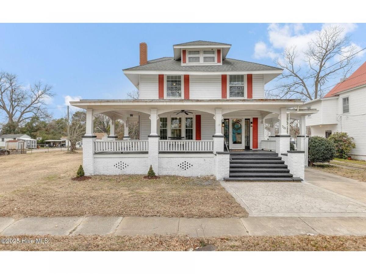 Picture of Home For Sale in Elizabeth City, North Carolina, United States