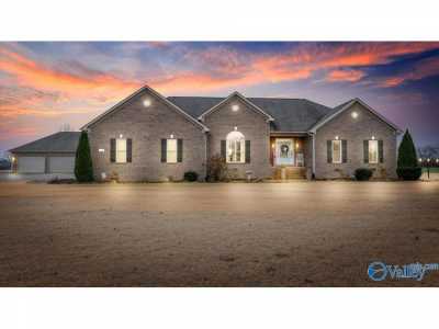 Home For Sale in Hazel Green, Alabama