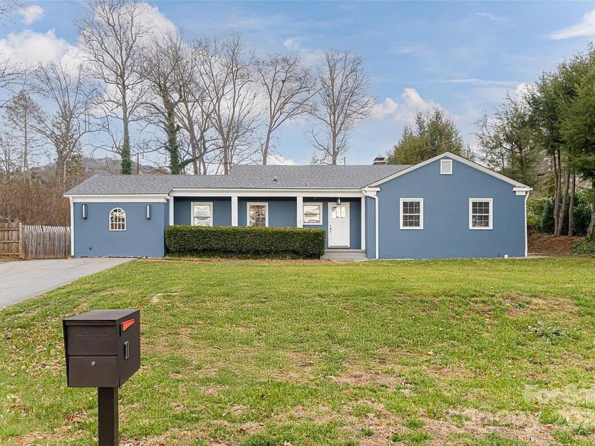 Picture of Home For Sale in Asheville, North Carolina, United States