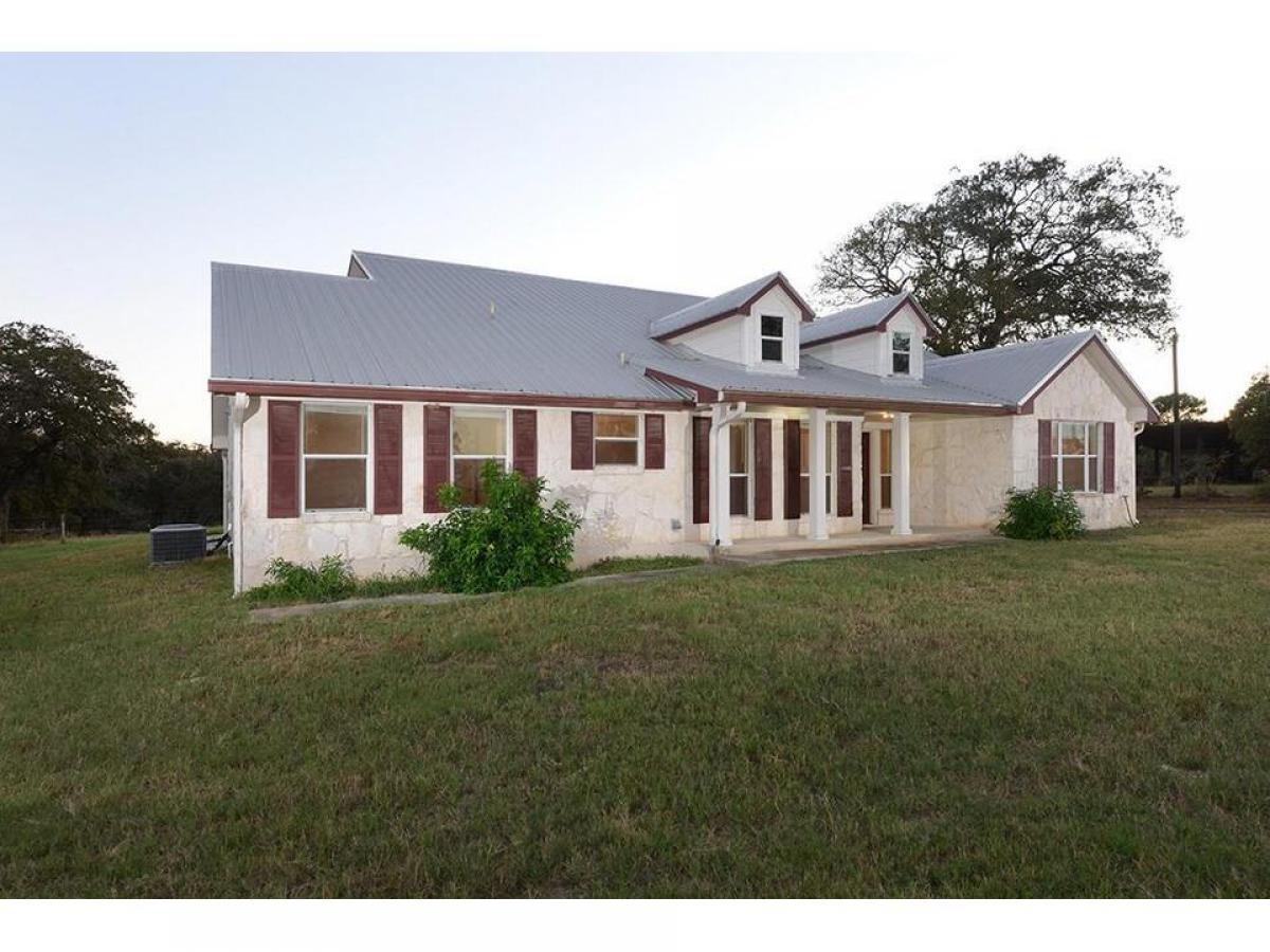 Picture of Home For Sale in Seguin, Texas, United States