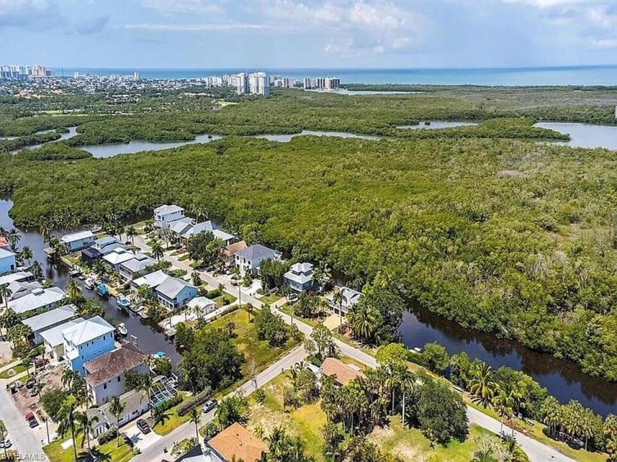 Picture of Residential Land For Sale in Naples, Florida, United States