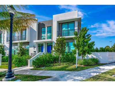 Home For Sale in West Palm Beach, Florida