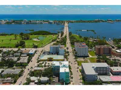 Condo For Sale in Lake Worth Beach, Florida