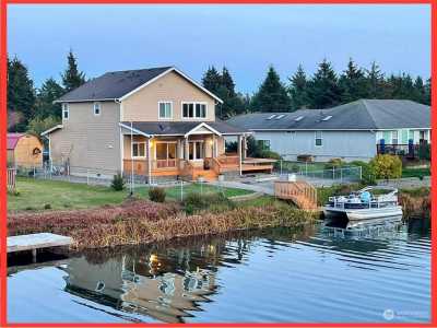 Home For Sale in Ocean Shores, Washington