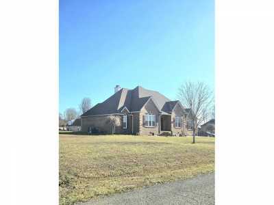 Home For Sale in Smithville, Tennessee