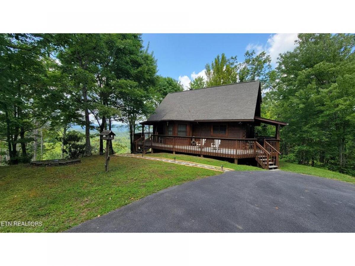 Picture of Home For Sale in Sevierville, Tennessee, United States