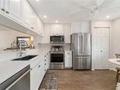 Condo For Sale in Naples, Florida