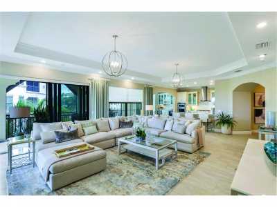 Condo For Sale in Naples, Florida