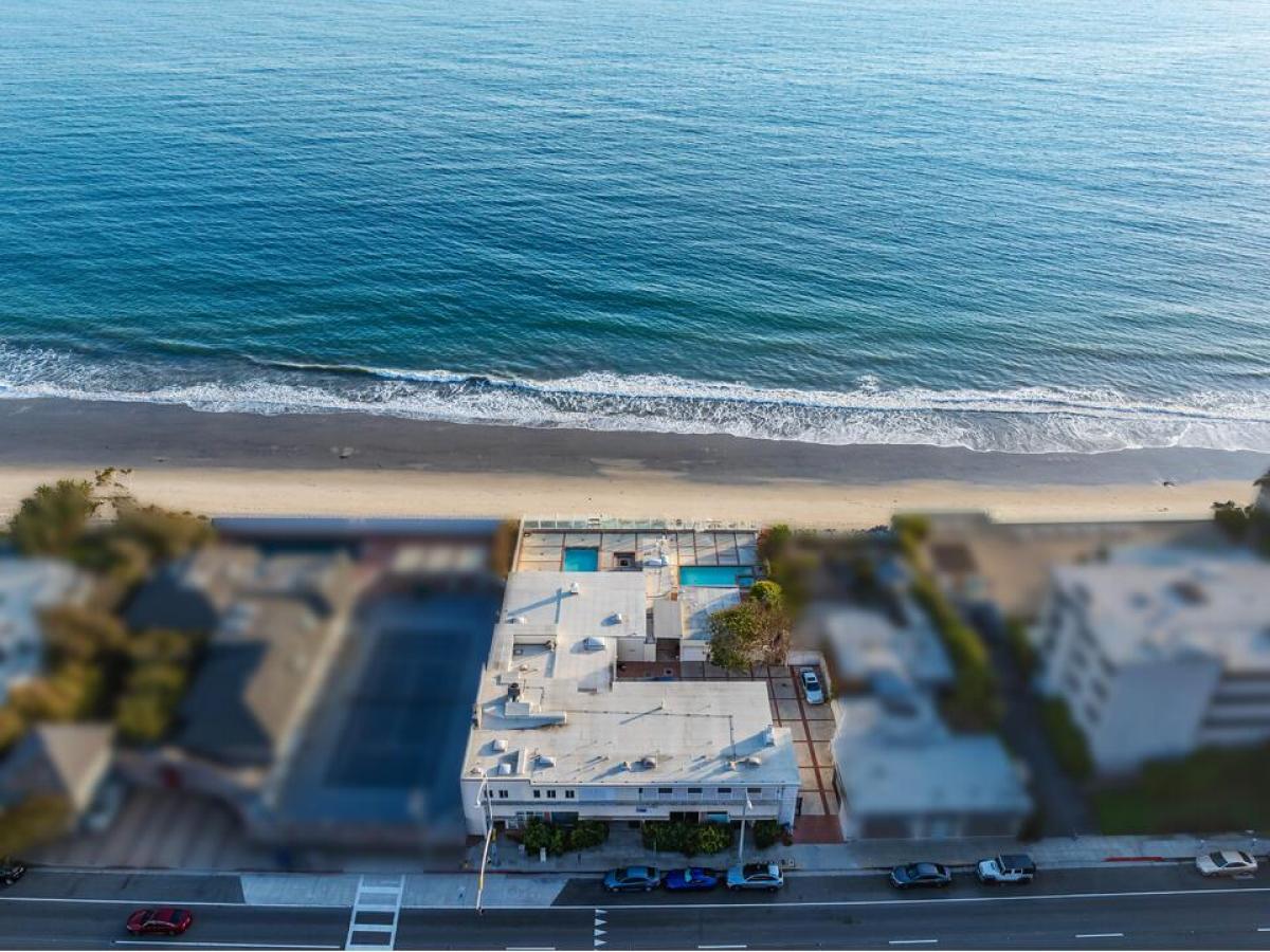 Picture of Home For Sale in Malibu, California, United States