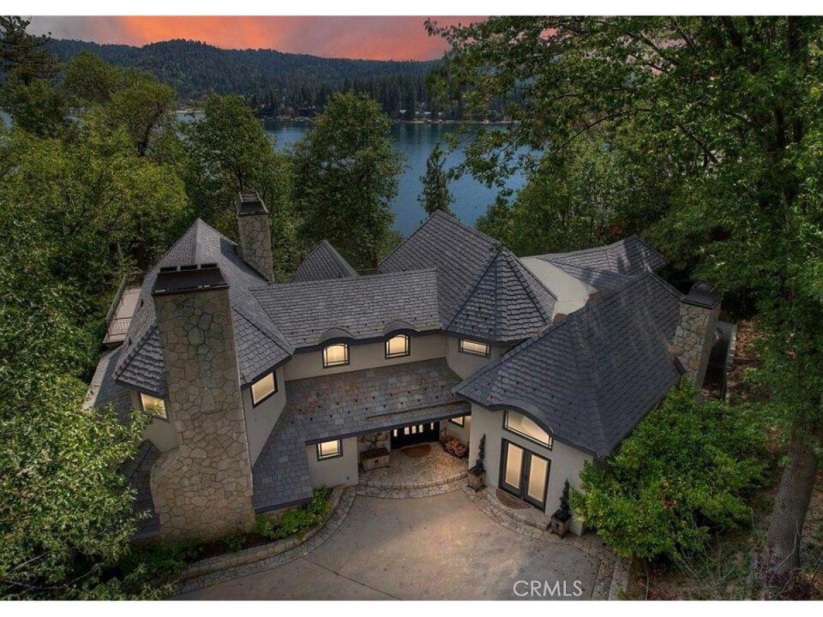 Picture of Home For Sale in Lake Arrowhead, California, United States