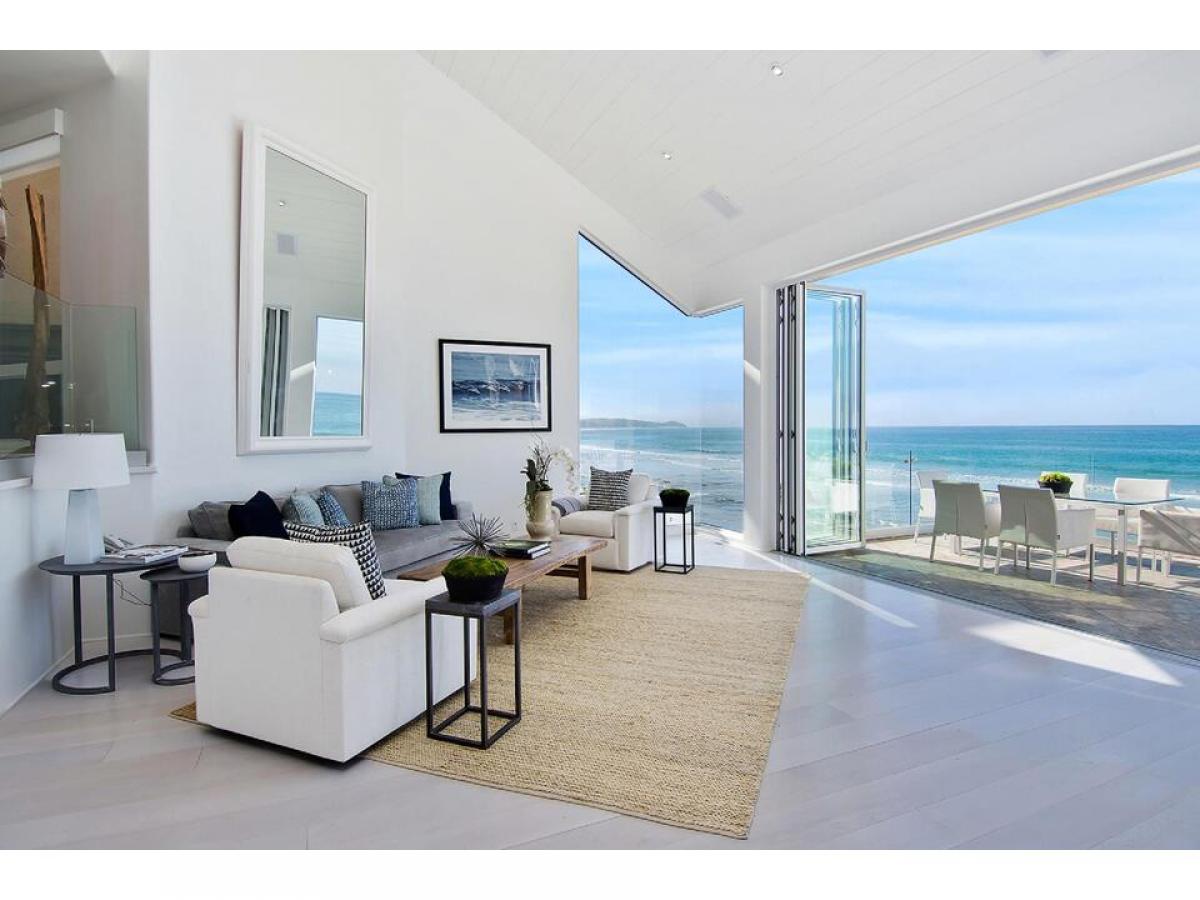 Picture of Home For Sale in Malibu, California, United States