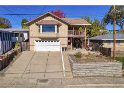 Home For Sale in Lakeport, California