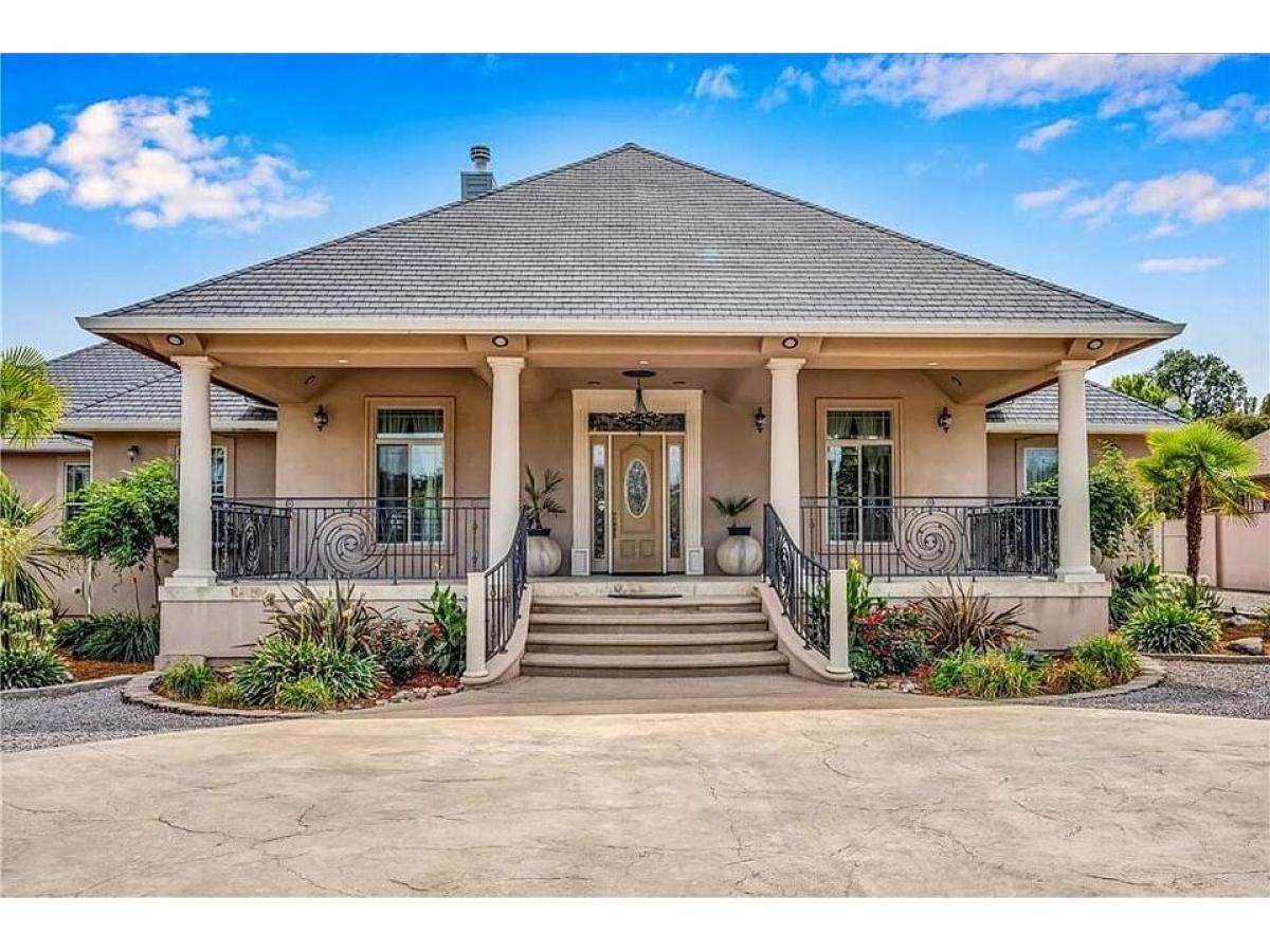 Picture of Home For Sale in Lakeport, California, United States