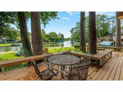 Home For Sale in Montgomery, Texas