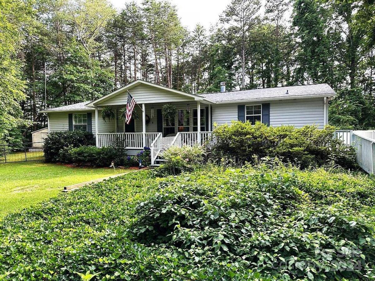 Picture of Home For Sale in Rutherfordton, North Carolina, United States