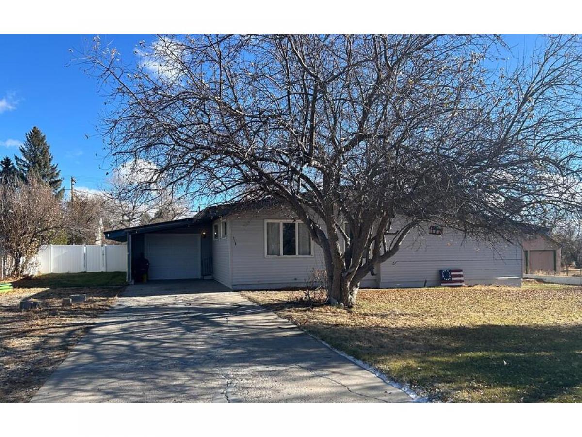 Picture of Home For Sale in Lusk, Wyoming, United States