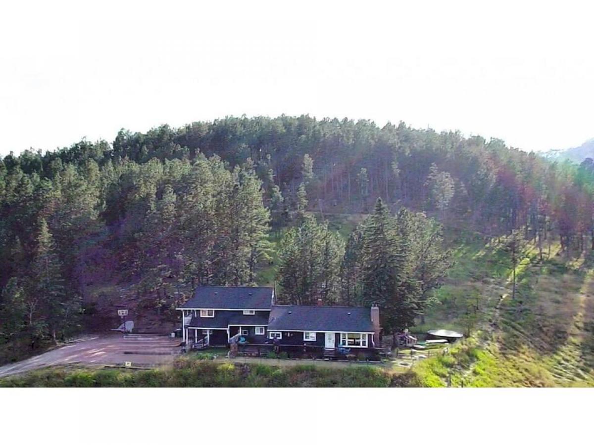 Picture of Home For Sale in Custer, South Dakota, United States