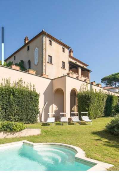 Villa For Sale in Lamporecchio, Italy