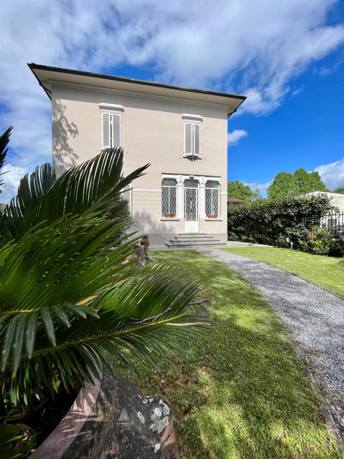 Picture of Villa For Sale in Lucca, Tuscany, Italy