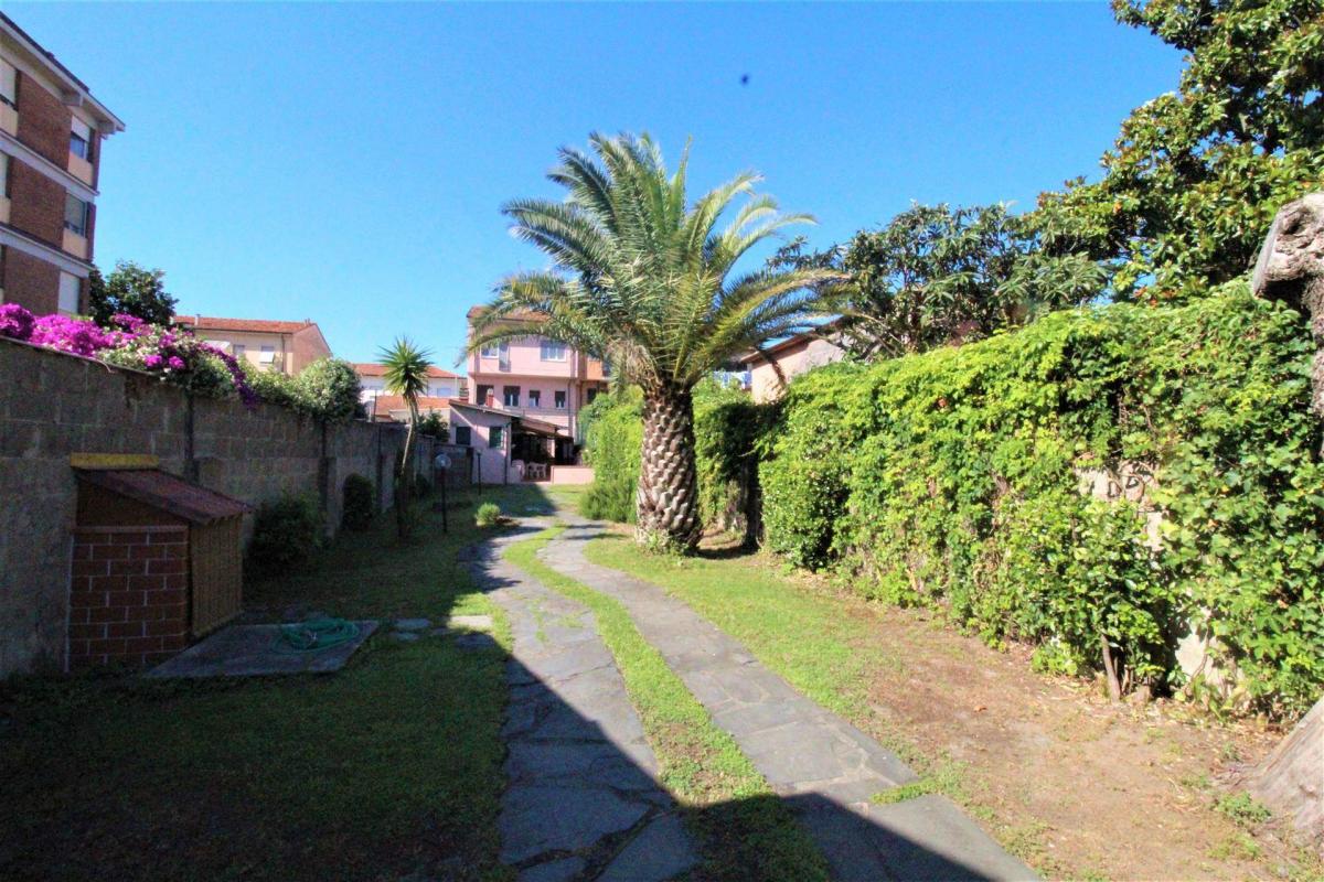 Picture of Villa For Sale in Carrara, Other, Italy