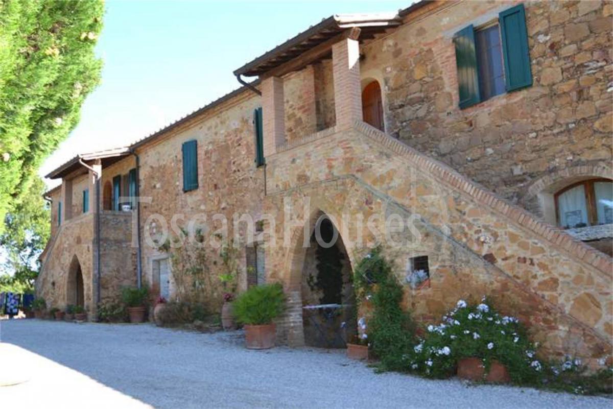 Picture of Villa For Sale in Montalcino, Tuscany, Italy