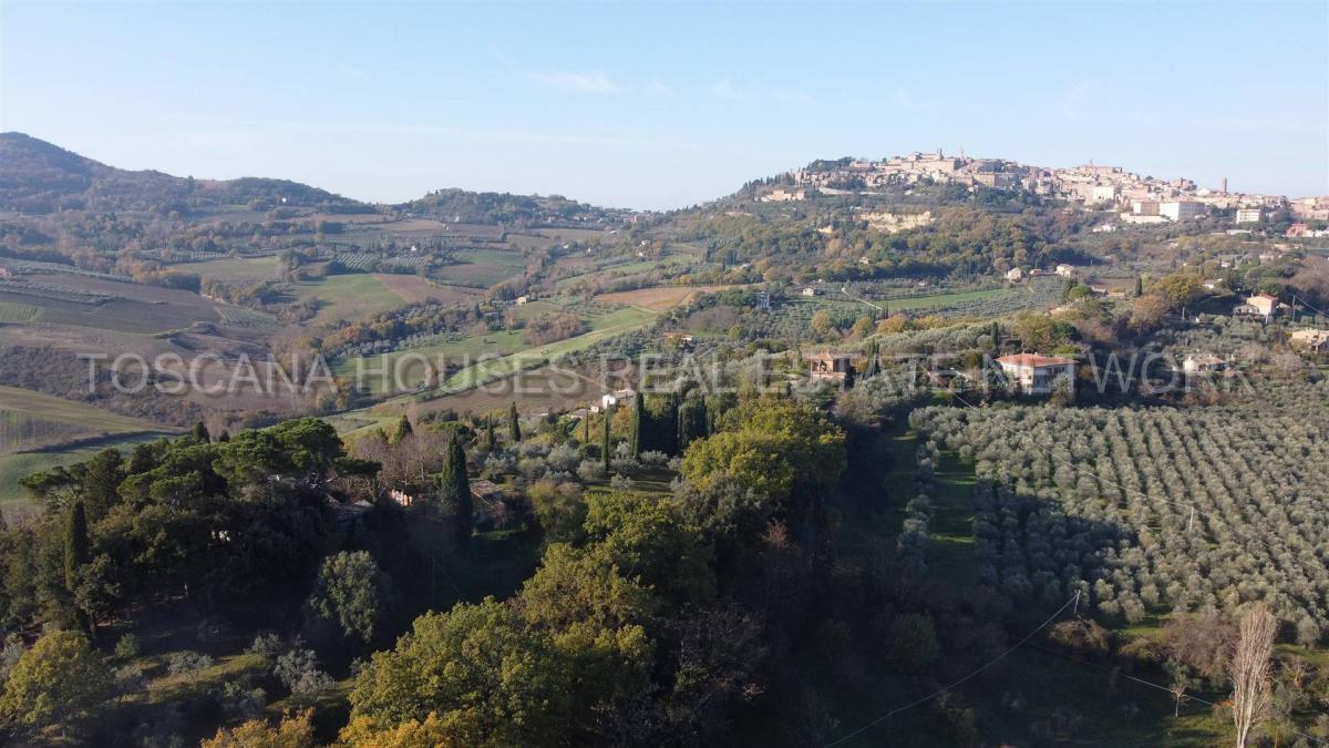 Picture of Villa For Sale in Montepulciano, Tuscany, Italy