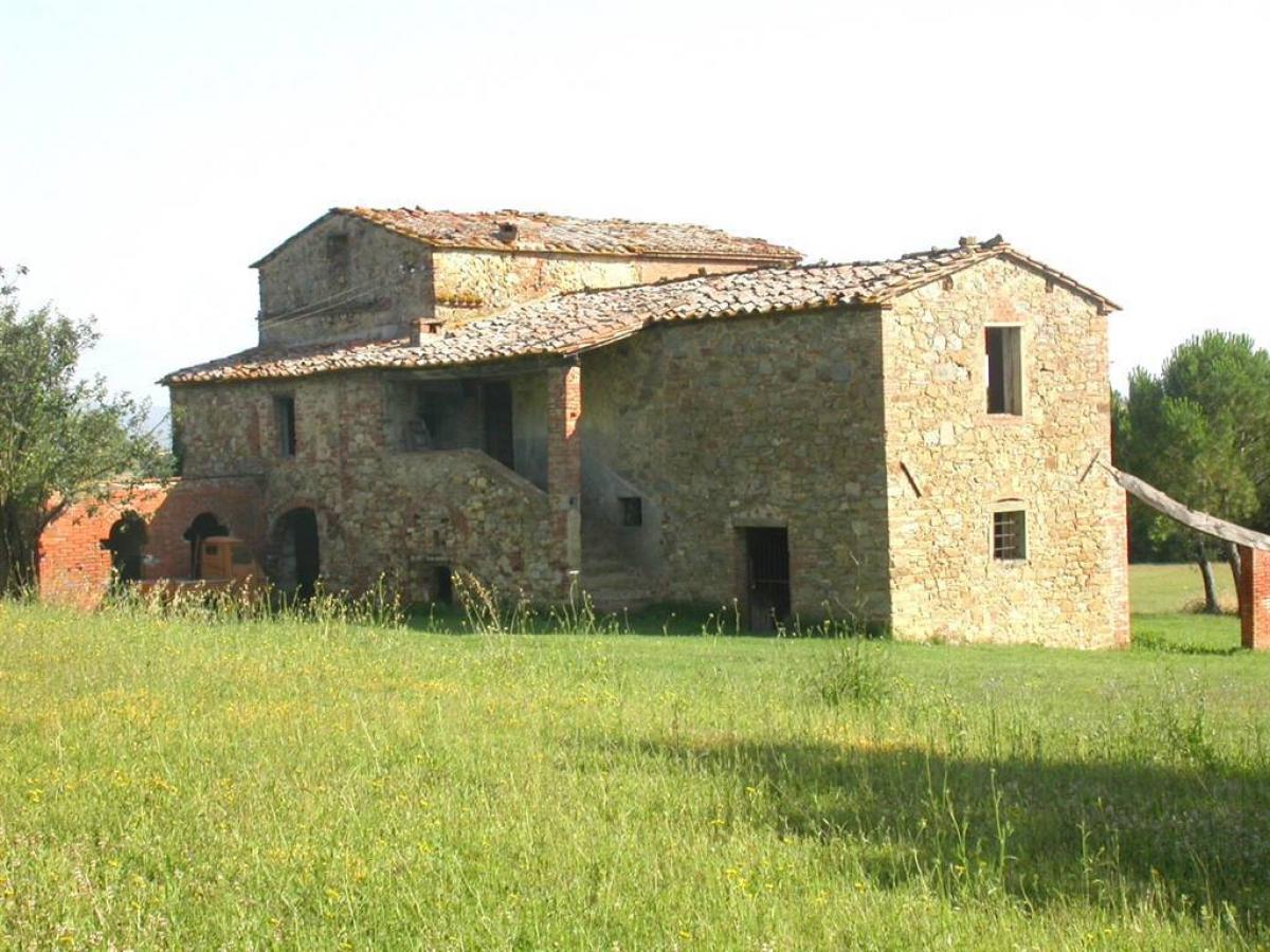 Picture of Home For Sale in Lucignano, Tuscany, Italy