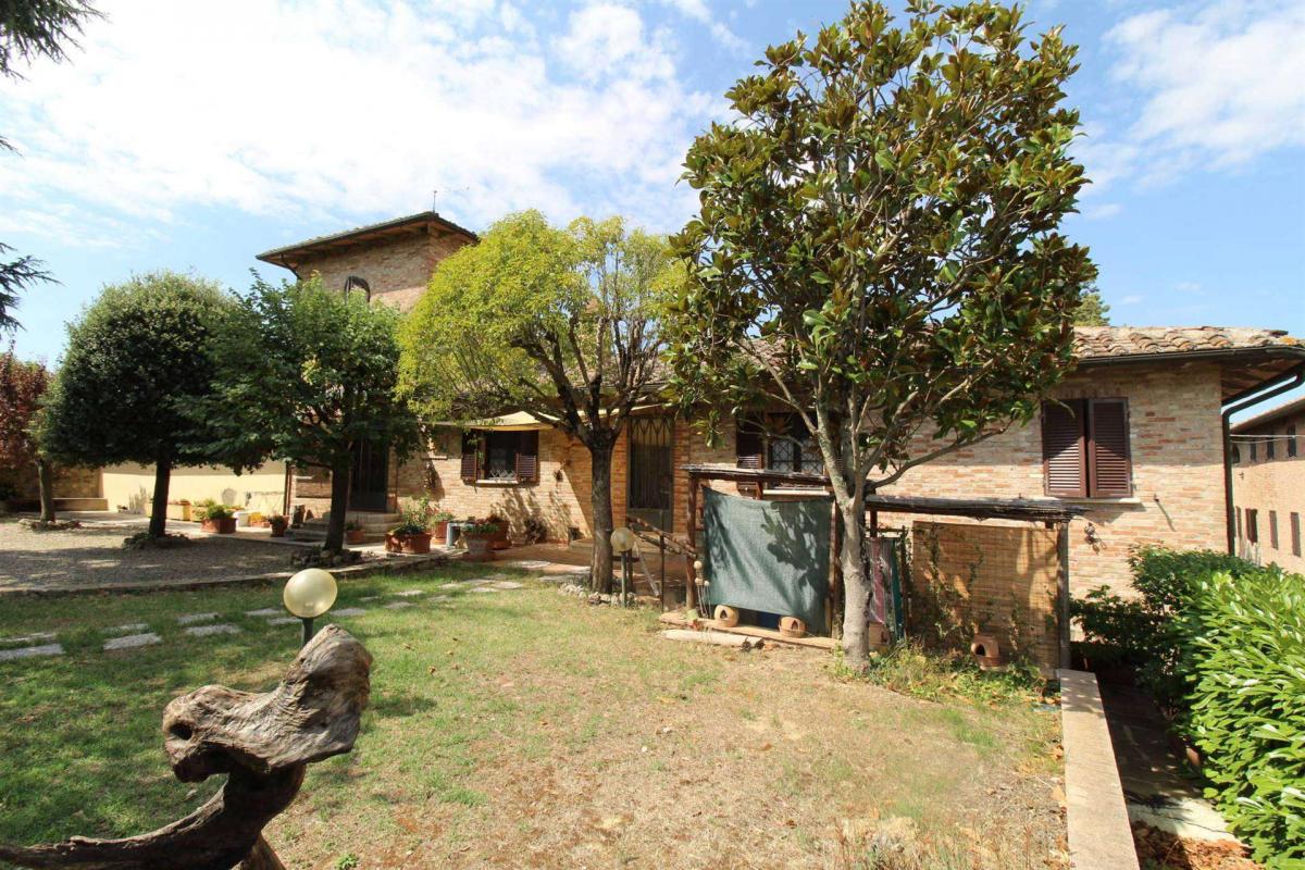 Picture of Home For Sale in Castelnuovo Berardenga, Tuscany, Italy