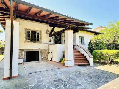 Villa For Sale in 