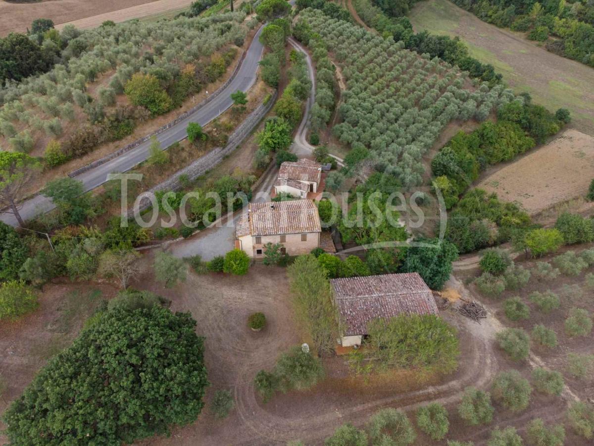 Picture of Home For Sale in Chiusi, Tuscany, Italy