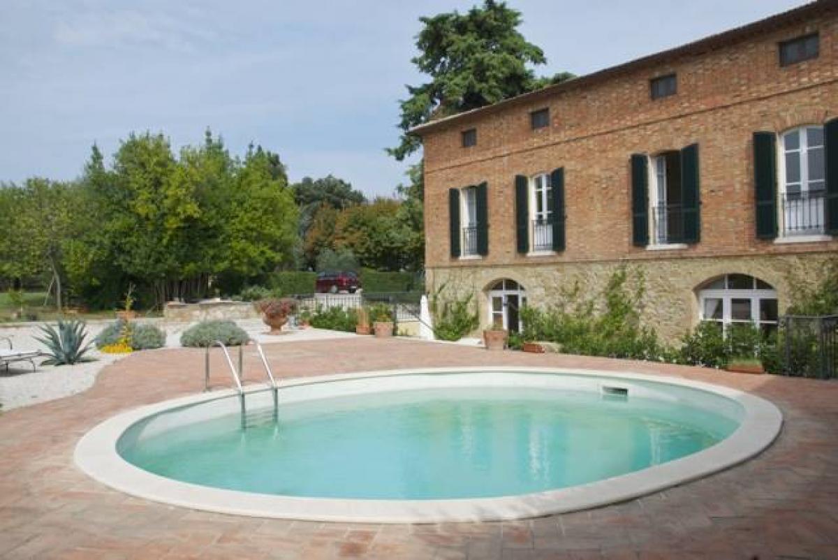 Picture of Villa For Sale in Trequanda, Tuscany, Italy