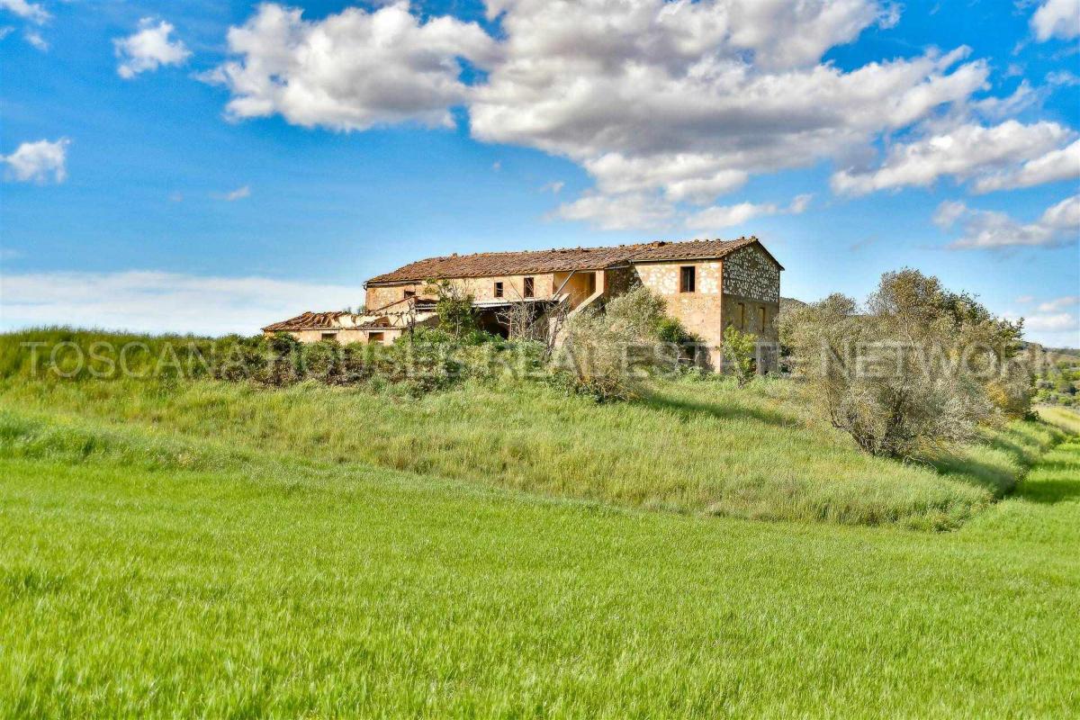 Picture of Home For Sale in Trequanda, Tuscany, Italy