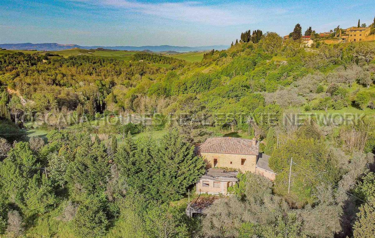 Picture of Home For Sale in Trequanda, Tuscany, Italy