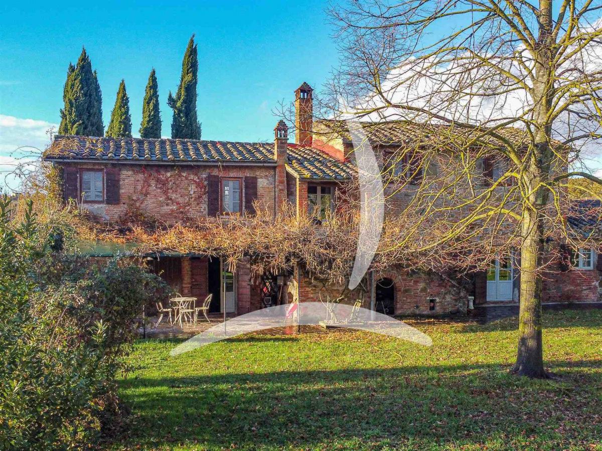 Picture of Home For Sale in Foiano Della Chiana, Tuscany, Italy