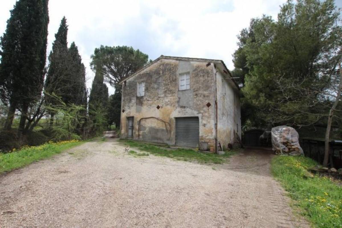 Picture of Home For Sale in Peccioli, Tuscany, Italy