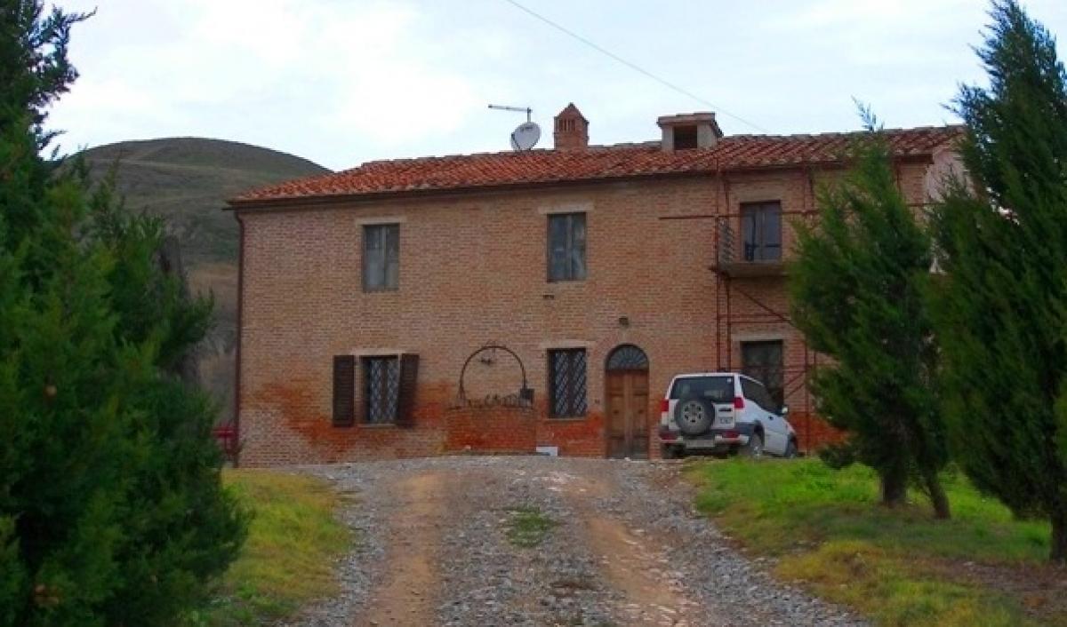 Picture of Home For Sale in Asciano, Tuscany, Italy