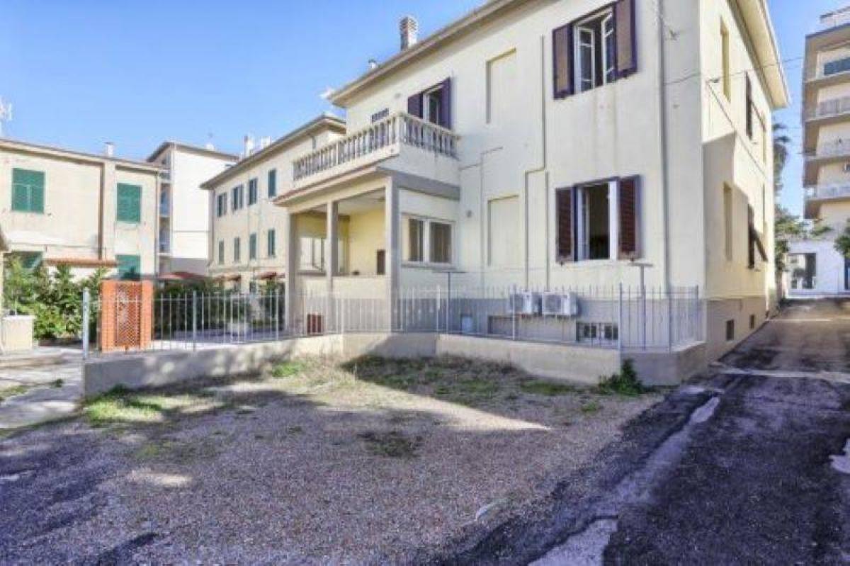 Picture of Villa For Sale in San Vincenzo, Tuscany, Italy