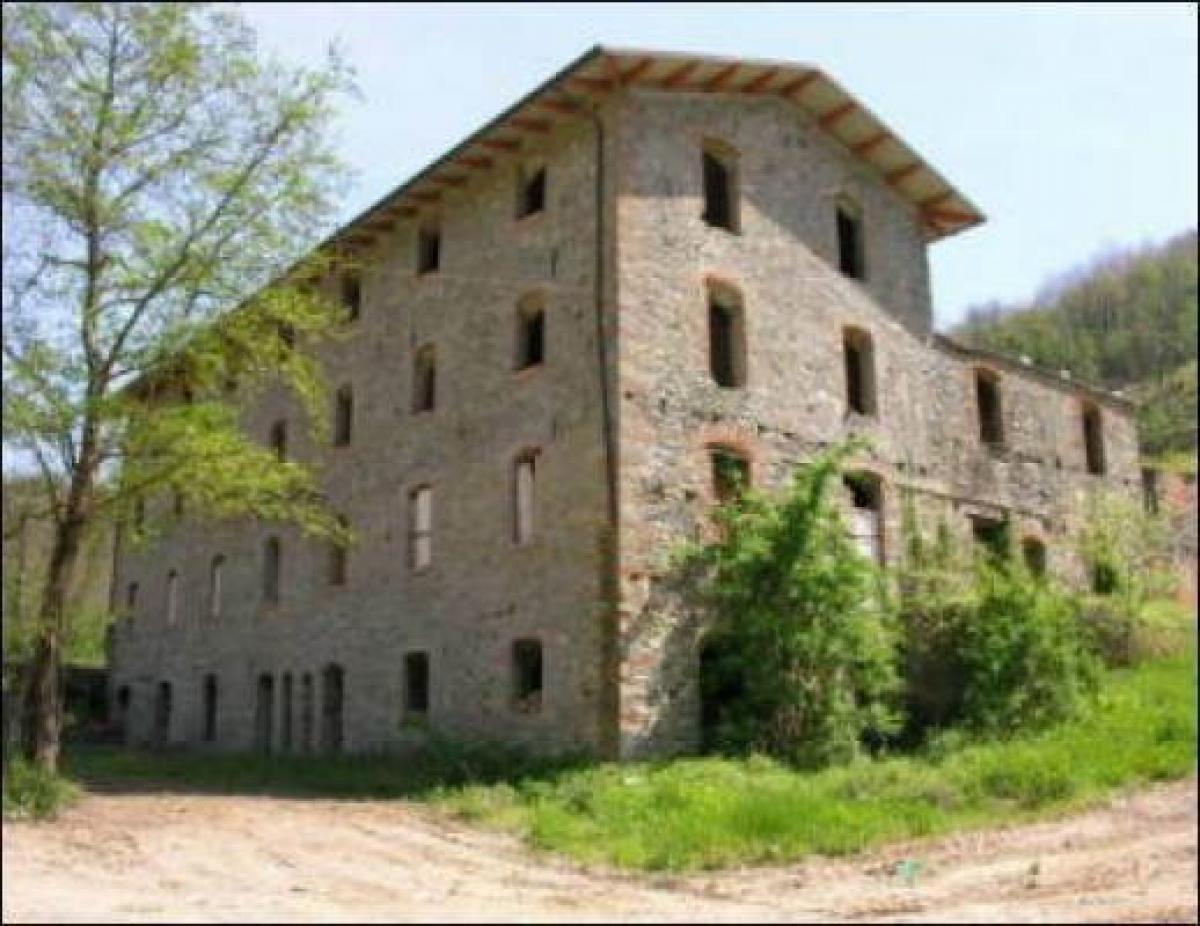 Picture of Home For Sale in Fivizzano, Other, Italy