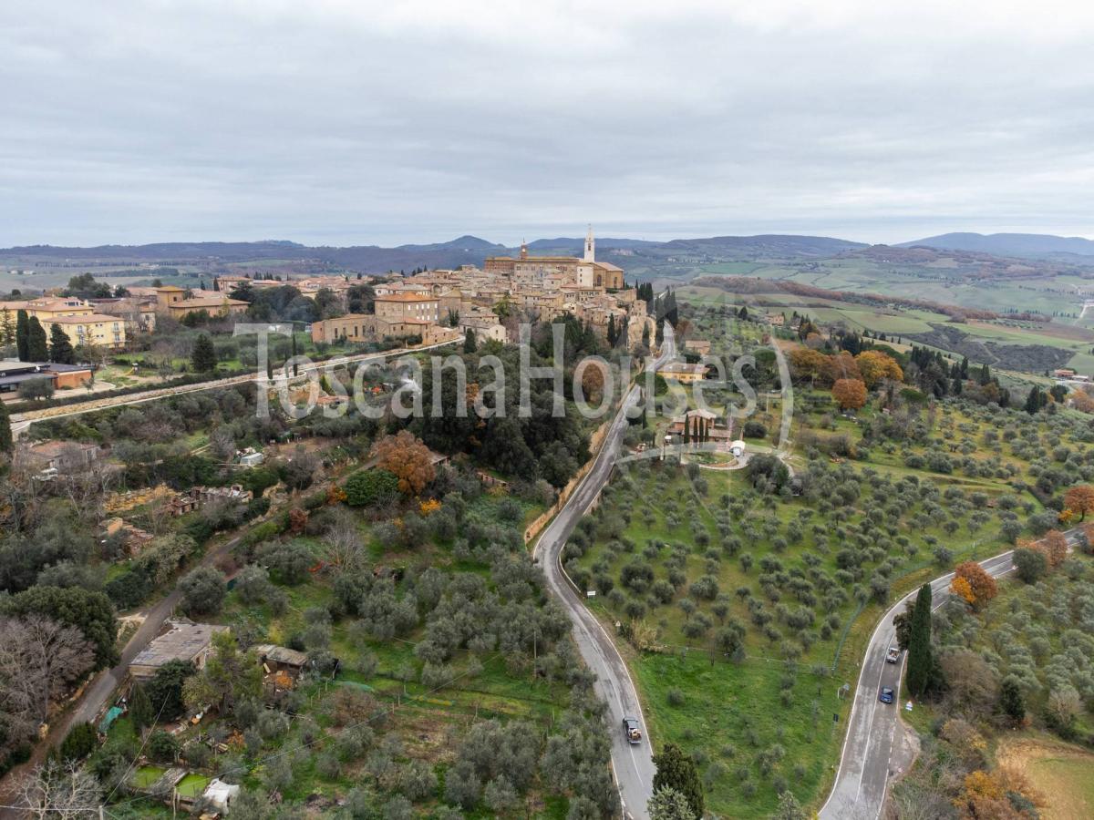 Picture of Home For Sale in Pienza, Tuscany, Italy