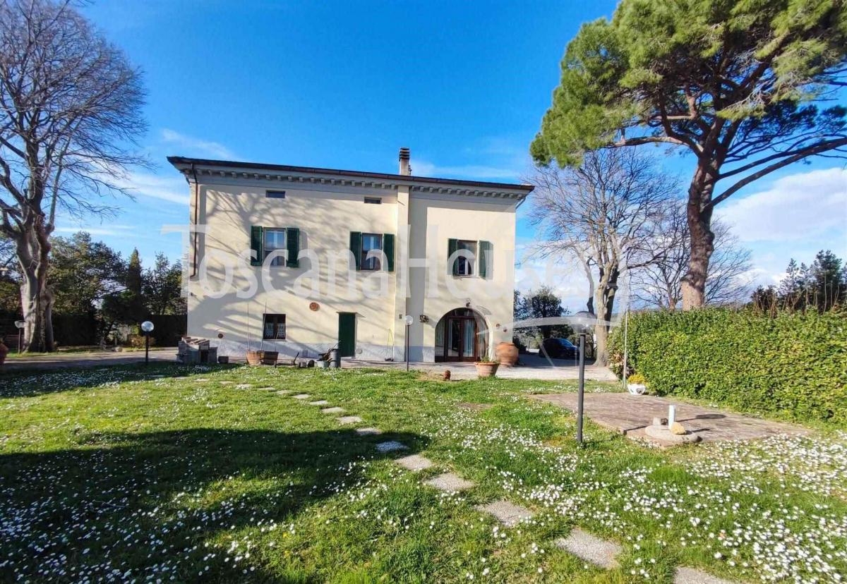 Picture of Villa For Sale in Santa Luce, Tuscany, Italy