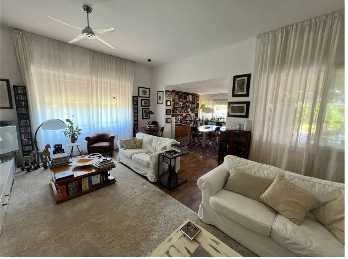 Picture of Villa For Sale in Pietrasanta, Tuscany, Italy