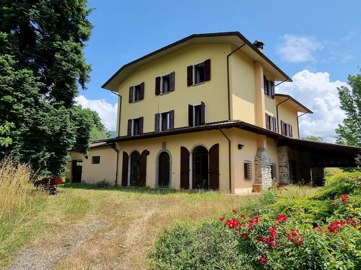 Picture of Home For Sale in Villafranca In Lunigiana, Tuscany, Italy