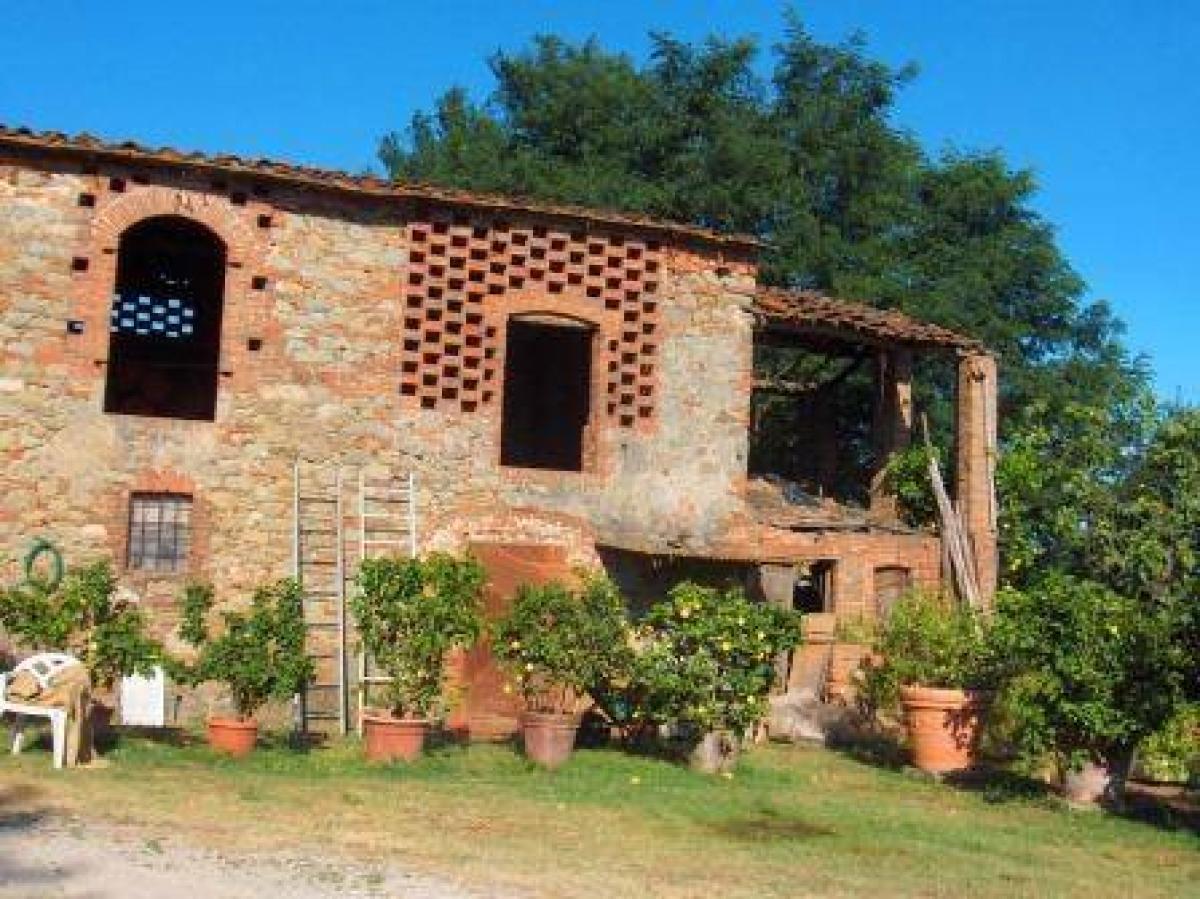 Picture of Home For Sale in Capannori, Tuscany, Italy