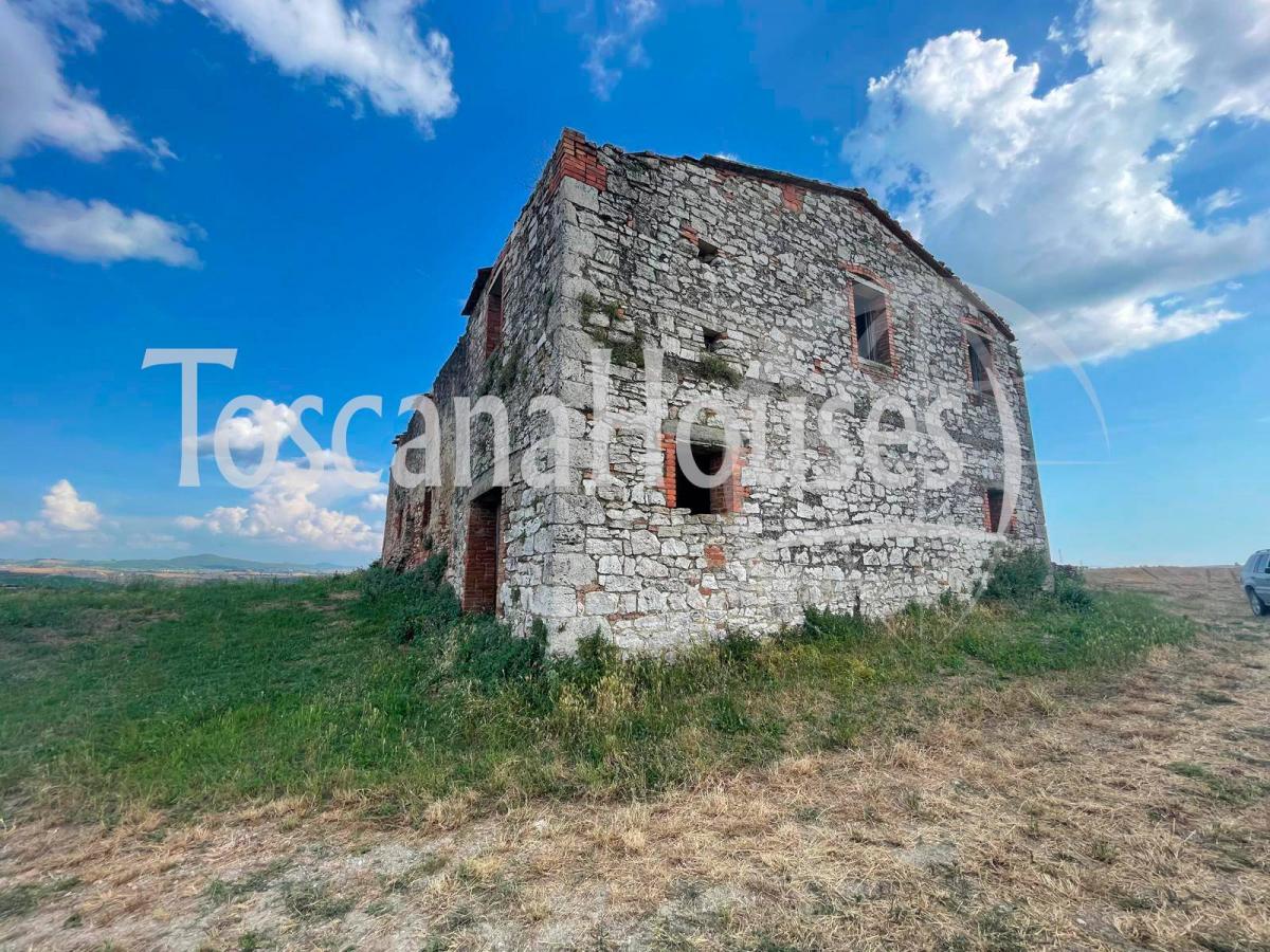 Picture of Home For Sale in Asciano, Tuscany, Italy