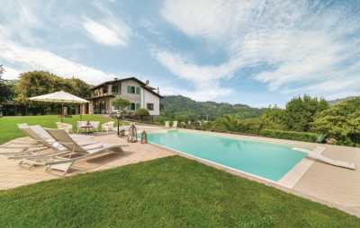 Villa For Sale in Camaiore, Italy