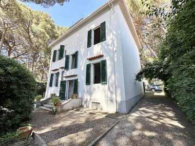 Villa For Sale in 