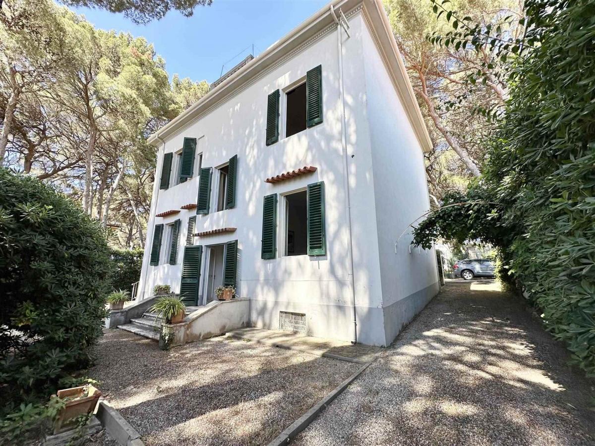 Picture of Villa For Sale in Rosignano Marittimo, Tuscany, Italy