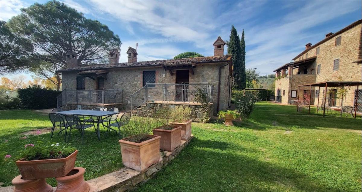 Picture of Home For Sale in Tuoro Sul Trasimeno, Umbria, Italy